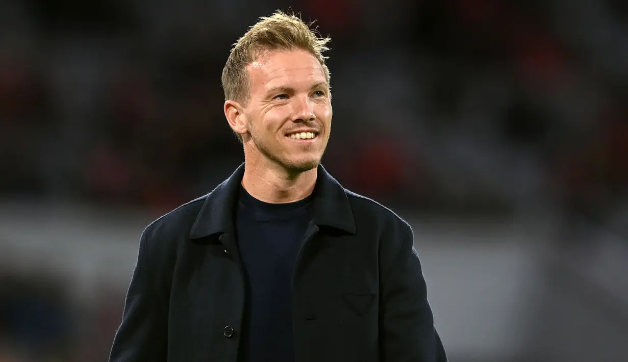 Julian Nagelsmann - Juru taktik asal Jerman ini juga masuk dalam jajaran pelatih muda. Meski baru berusia 34 tahun namun mantan pelatih RB Leipzig ini telah dipercaya menangani klub sebesar Bayern Munchen. (AFP/Christof Stache)