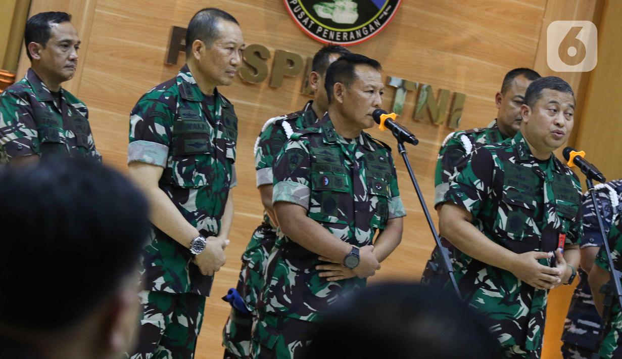 Sebelumnya, KPK menetapkan Kabasarnas Marsekal Madya Henri Alfiandi dan orang kepercayaannya, Afri Budi Cahyanto sebagai tersangka. (Liputan6.com/Herman Zakharia)