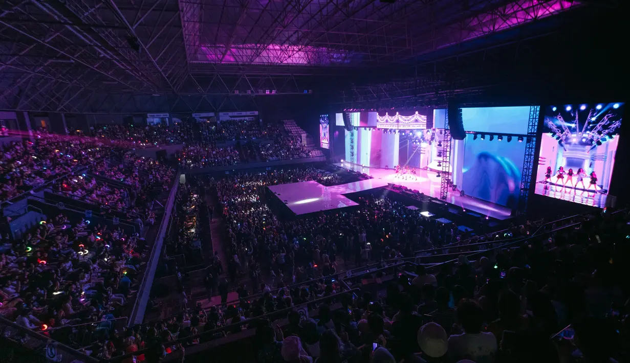 Ribuan MIDZY--sebutan fans ITZY-- pun tak kalah semangatnya dengan idola mereka. Antusias fans tak pernah surut dari awal hingga akhir konser. (Foto: JYP Entertainment)
