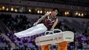 Pesenam putra Indonesia, Joseph Judah Hatoguan beraksi pada nomor kuda pelana dalam Kejuaraan Dunia Gimnastik 2025 di Indonesia Arena, Senayan, Jakarta, Senin (20/10/2025). (Bola.com/Bagaskara Lazuardi)