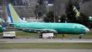 Pesawat Boeing 737 MAX 8 dengan logo China Southern Airlines terparkir di fasilitas produksi Boeing di Renton, Washington, 11 Maret 2019. Negara-negara besar Eropa mengikuti jejak negara lain menangguhkan pesawat Boeing 737 MAX 8. (REUTERS/David Ryder)