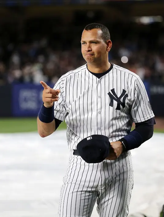 Sumber pun mengatakan, saat ini keduanya tengah menyesuaikan diri dengan masing-masing anak mereka. Alex mendekati anak Jennifer, begitupun sebaliknya. (AFP/Bintang.com)