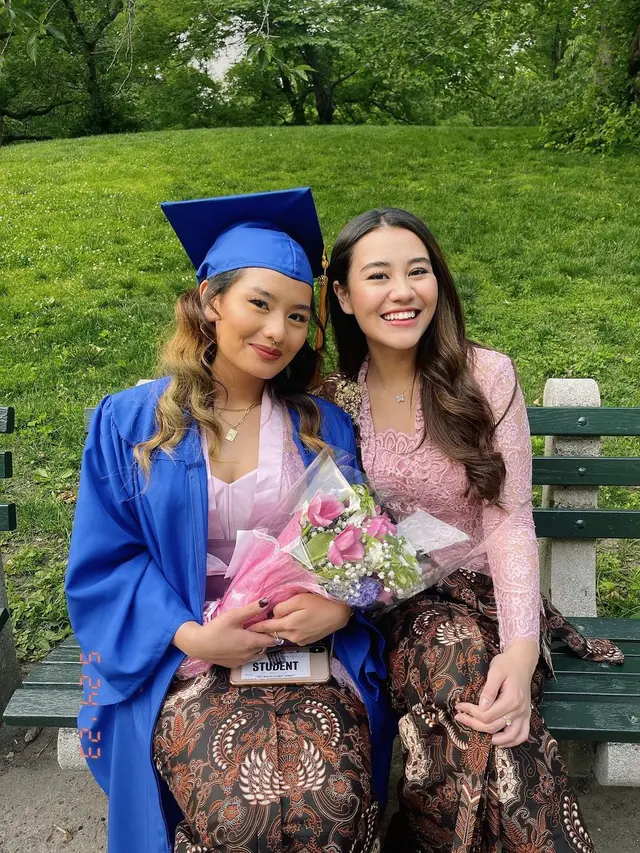 [Fimela] Aaliyah dan Zahwa Massaid