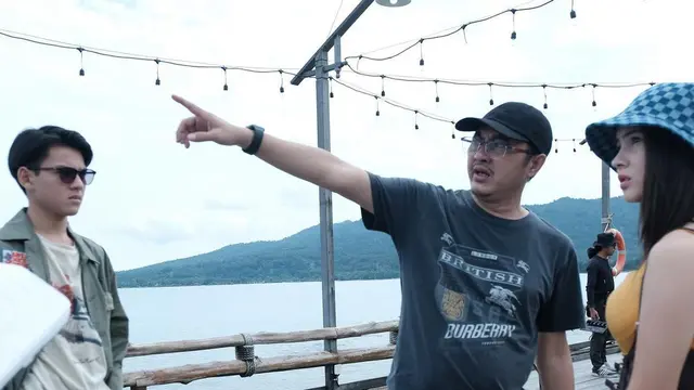 iSandrinna Michelle dan Rey Bong saat syuting DJS The Movie: Biarkan Aku Menari (Foto: Instagram/@indrayanto)