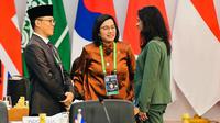 Menkeu Sri Mulyani memakai atasan berbahan songket saat menghadiri G20 Summit di Rio de Janeiro, Brasil, 18 November 2024. (dok. Instagram @smindrawati/https://www.instagram.com/p/DCjG3fAoxw4/)