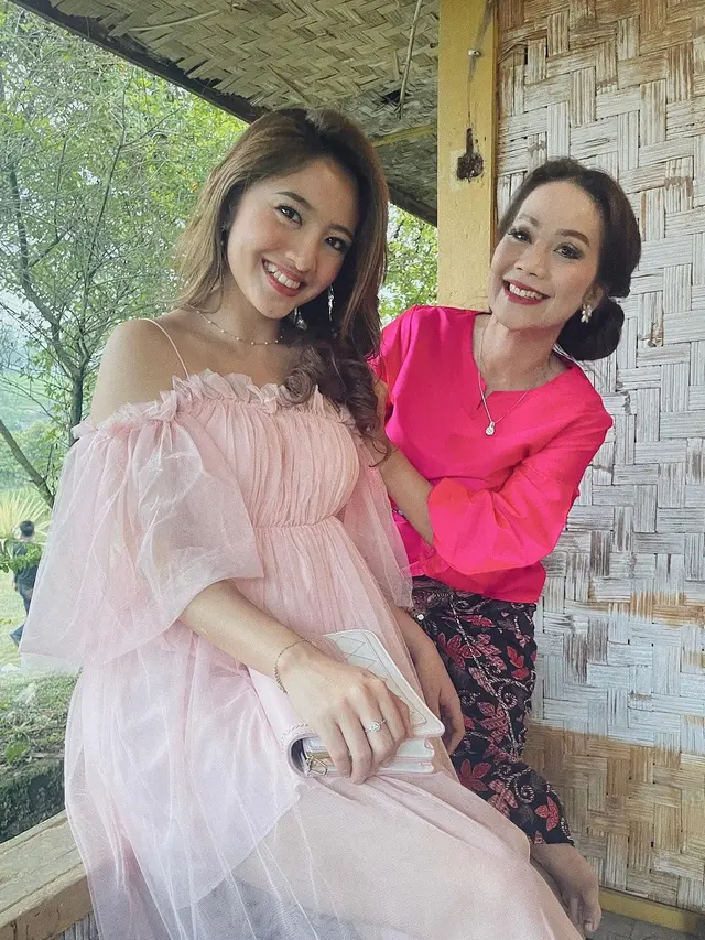 Natalie Zenn dan Irene Librawati