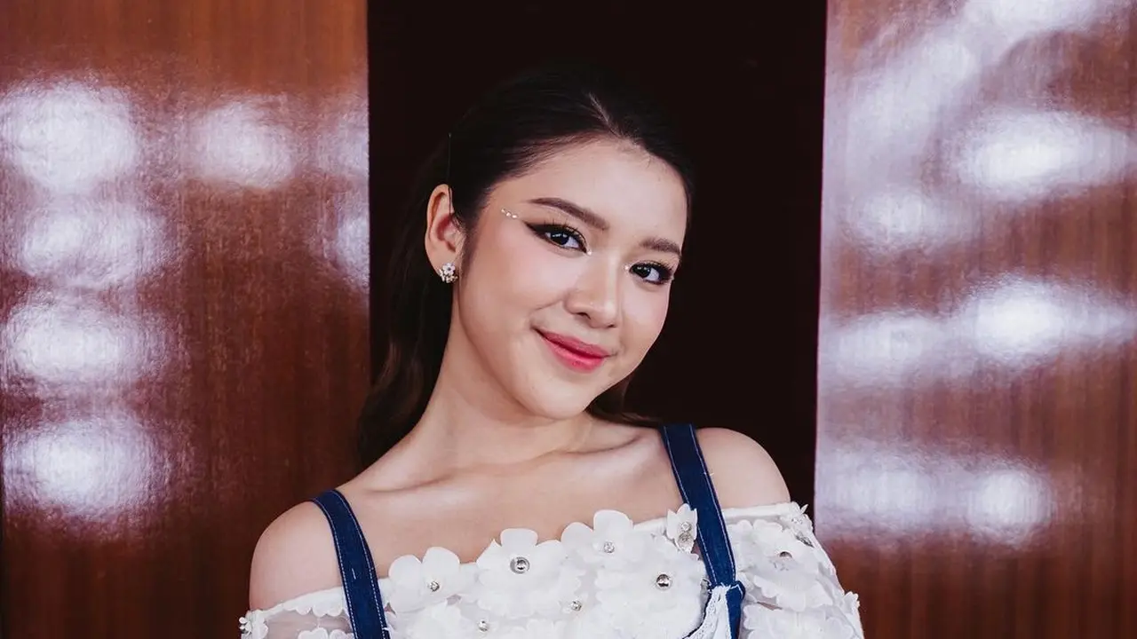 8 Gaya Tiara Andini Kenakan Korset untuk Berbagai Look, Mulai dari Feminin hingga Boyish, Intip Inspirasinya OOTD-nya!