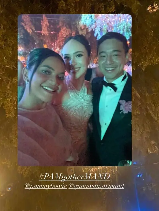 Penyanyi Citra Scholastika tampak mengenakan dress organza berwarna pink. [@citrascholastika]