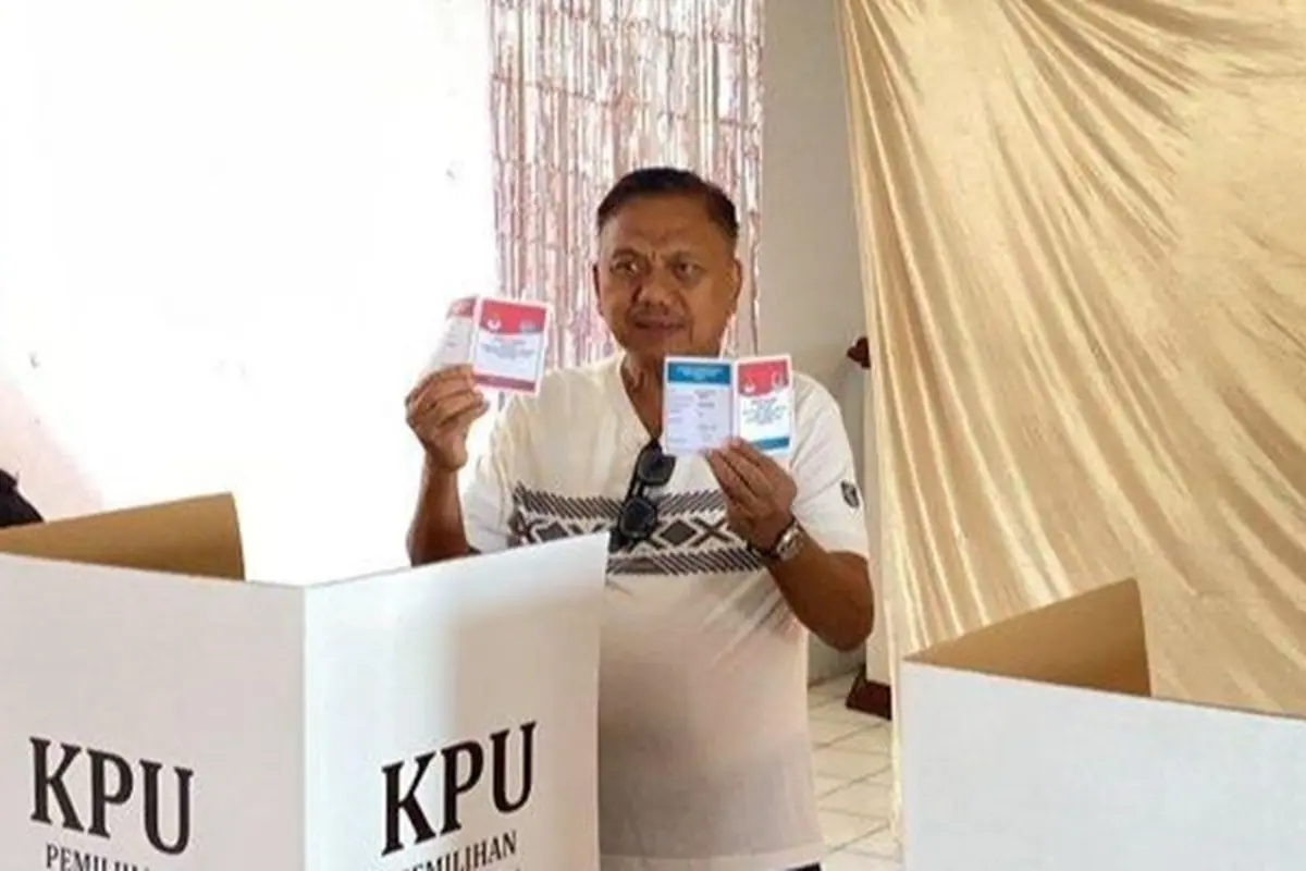 Usai Berikan Hak Suaranya di TPS 02 Bumi Beringin, Olly Dondokambey Ajak Warga Sulawesi Utara Jaga Keharmonisan