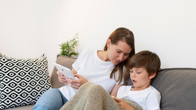 Orangtua tidak menghormati privasi anak