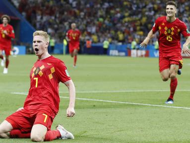 Gelandang Belgia, Kevin De Bruyne, merayakan gol yang dicetaknya ke gawang Brasil pada laga perempat final Piala Dunia di Kazan Arena, Kazan, Jumat (6/7/2018). Belgia menang 2-1 atas Brasil. (AP/Frank Augstein)