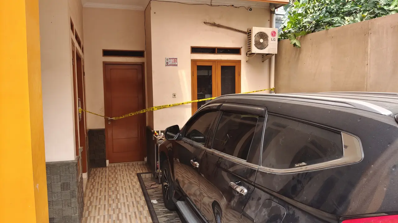 Lokasi rumah milik keluarga Bakti Azis Munir yang ditemukan bersimbah darah di rumahnya, Jalan Bakti Abri, Tapos, Kota Depok.