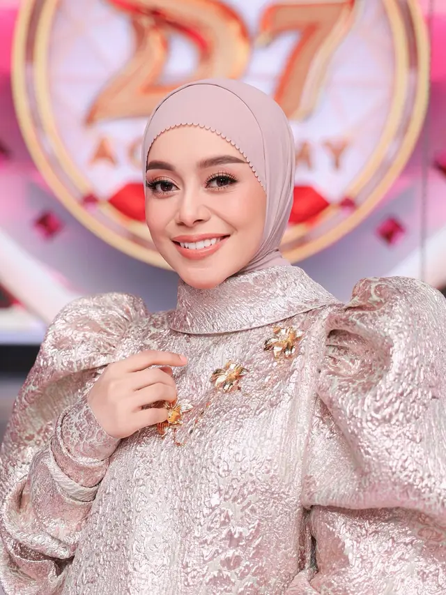 Gaya Dress Lesti Kejora/ Instagram @lestikejora