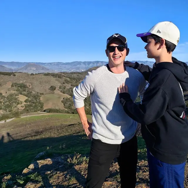 Mike Lewis dan Kenzou. (Foto: Instagram/mike_lewis)