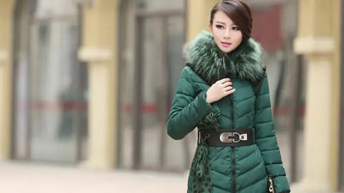 Selain Hangat, Jaket Berbahan Bulu Bikin Penampilan Modis Abis!