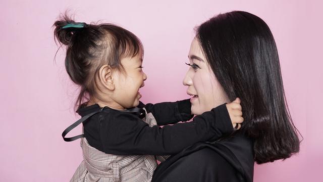 Ilustrasi ibu dan anak