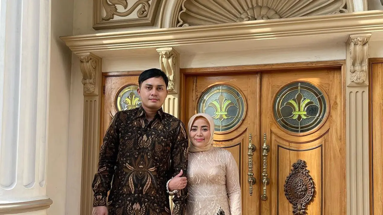 Muzdalifah dan Fadel Islami. (Foto: Dok. Instagram @muzdalifah999)