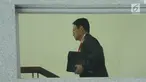Mantan Dirut Perum Percetakan Negara Republik Indonesia (PNRI) Isnu Edhi Wijaya bersiap menjalani pemeriksaan di gedung KPK, Jakarta, Selasa (14/11). Isnu diperiksa terkait kasus korupsi pengadaan KTP Elektronik. (Liputan6.com/Helmi Fithriansyah)