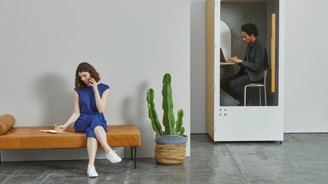 Ilustrasi milenial dan pajak