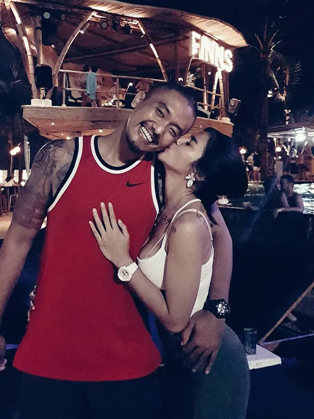 [Fimela] Uus dan Kartika