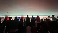Suasana di media center atau ruang media di venue voli SEA Games 2023 tidak ramah untuk wartawan, penuh sesak dan jumlah kursi terbatas. (Bola.com/Gregaj Nurikhsani)