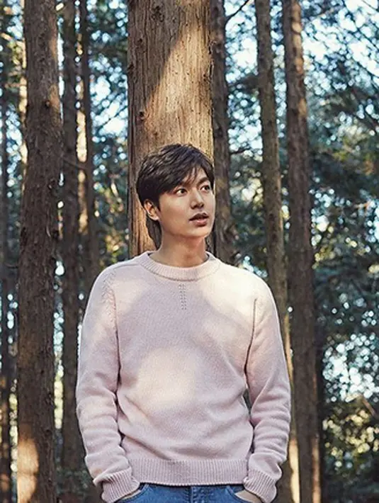 Melansir Inquisitr, beberapa waktu lalu, Min Ho mengatakan bahwa ia akan menjalani sebuah proyek besar setelah wajib militer. Namun, ia tak memberi tahu proyek besar yang dimaksud itu apa. (Instagram/actorleeminhon)