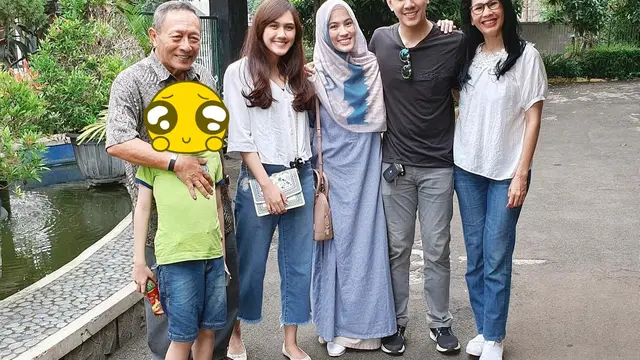 7 Potret Kebersamaan Alyssa Soebandono dan Sang Adik yang Jarang Tersorot