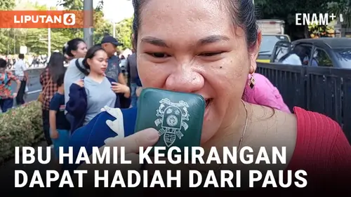 VIDEO: Seorang Ibu Hamil dapat Hadiah Rosario Langsung dari Paus Fransiskus