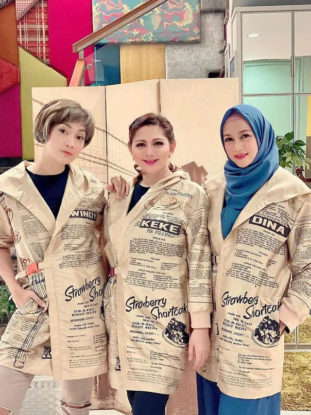Bikin YouTube Bareng, Ini 6 Potret Kompak Dina Lorenza, Cut Keke, dan Windy Wulandari