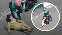 Momen Lansia Lawan Jambret, Terseret Motor!