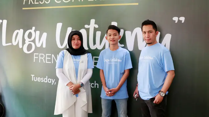 Frengky Zega bersama Bemby Noor dan Produsernya