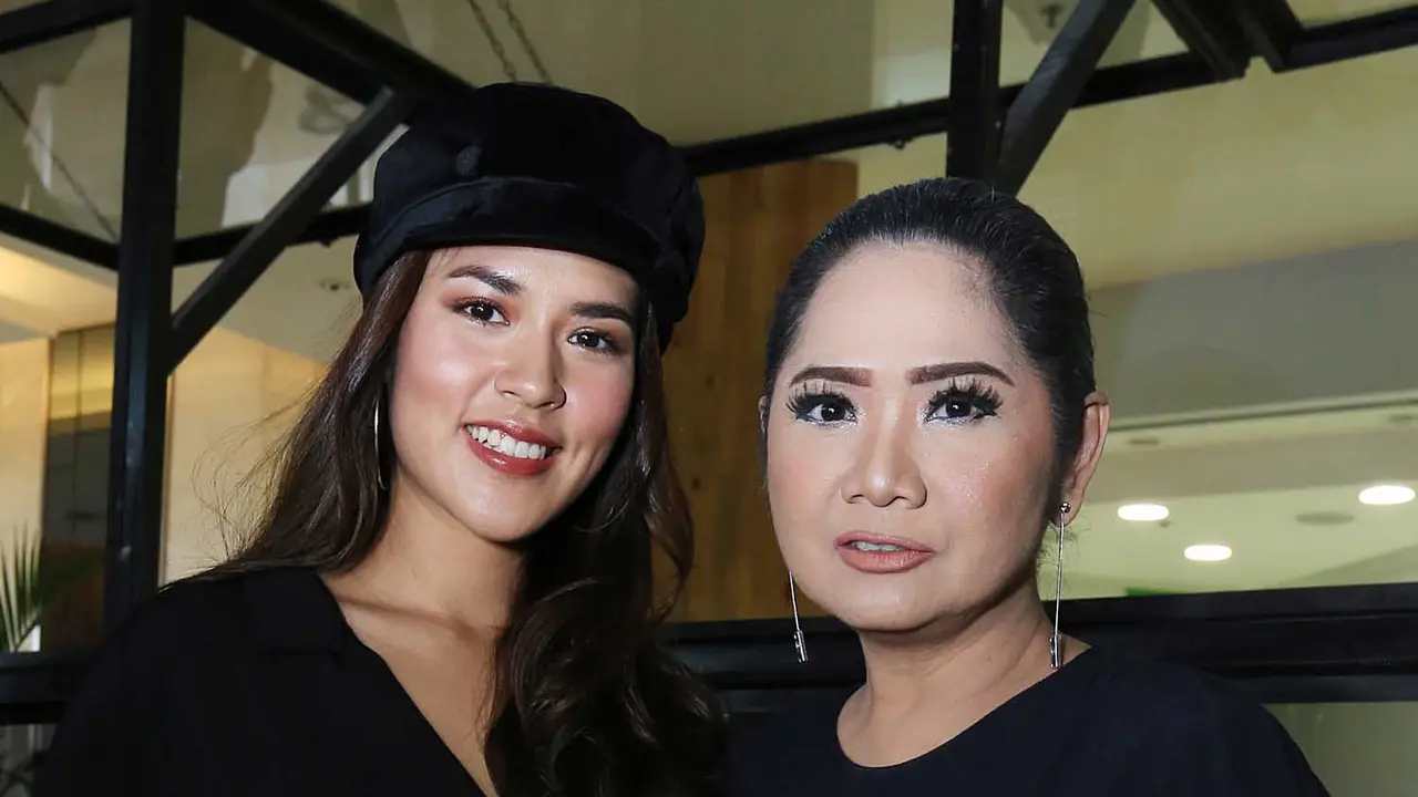 [Bintang] Vina Panduwinata dan Raisa