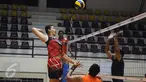 Pevoli putra Palembang Bank Sumsel Babel melakukan smesh saat berlatih di Padepokan Voli Sentul, Bogor (27/1/2016). Latihan ini bagian persiapan menghadapi turnamen Proliga 2016, pertengahan Februari 2016 mendatang. (Liputan6.com/Helmi Fithriansyah) 