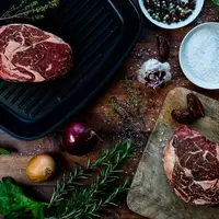 Daging dapat empuk dengan cepat melalui beberapa tips ini/Copyright unsplash.com/KTRYNA