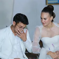 Resepsi pernikahan Nadine Chandrawinata dan Dimas Anggara (Adrian Putra/bintang.com)