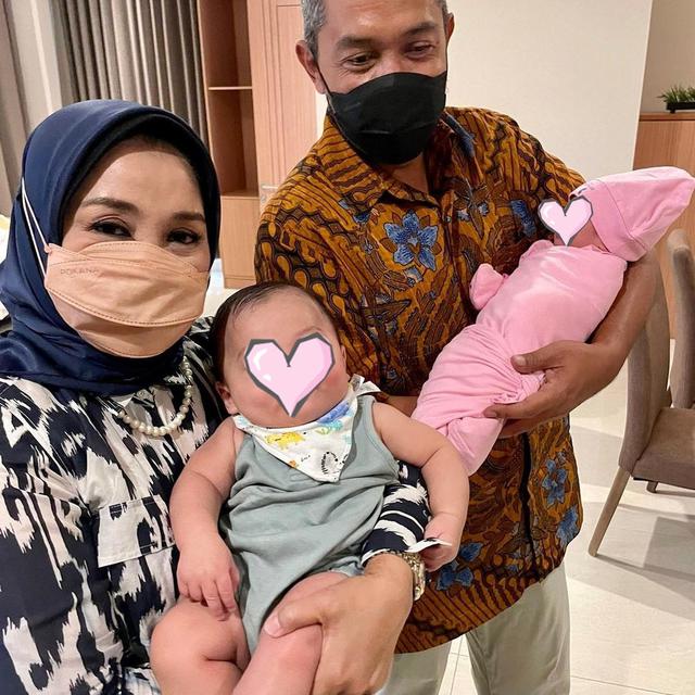 6 Potret Kumpul Keluarga Nikita Willy Usai Winona Lahiran, Dikaruniai Ponakan Perempuan