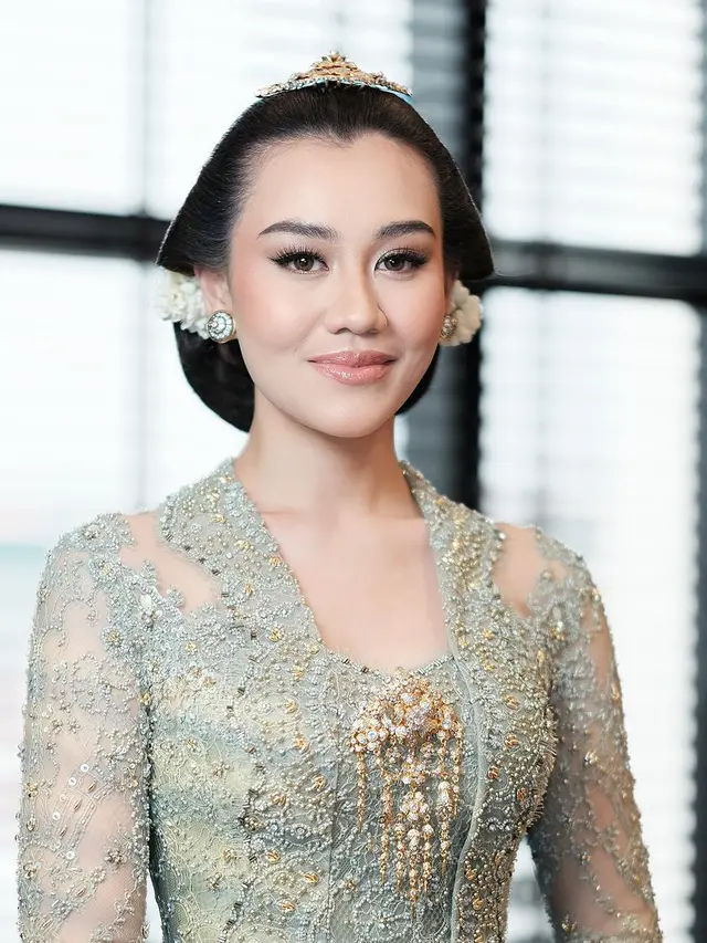 Makeup Aaliyah Massaid