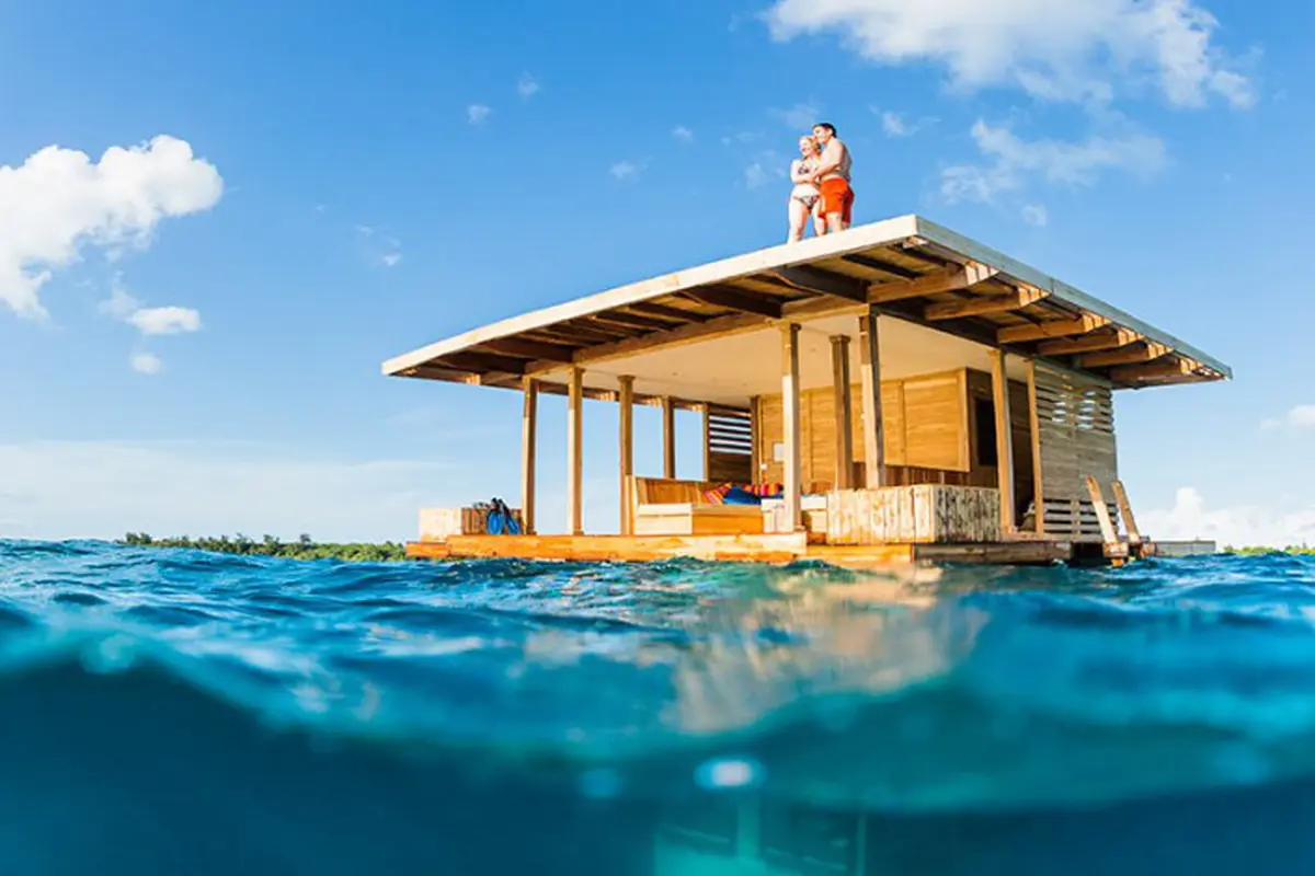 Hotel terapung The Manta Resort di Tanzania