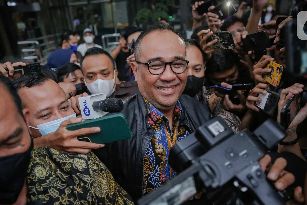 Ekspresi Lelah Ayah Mario Dandy Rafael Alun Trisambodo Usai Diperiksa KPK Selama 8 Jam
