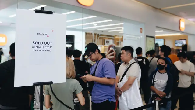 Penjualan perdana Xiaomi 14 di Mall Central Park, Jakarta