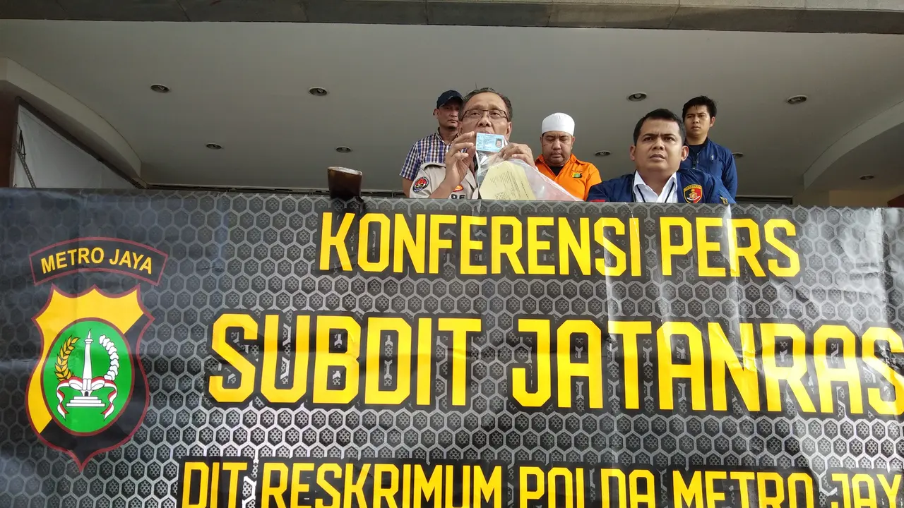 Konferensi pers mengenai pemilik mobil yang membawa parang saat pelantikan presiden dan wakil presiden di Polda Metro Jaya, Selasa (5/11/21019) (Liputan6.com/Ady Anugrahadi)