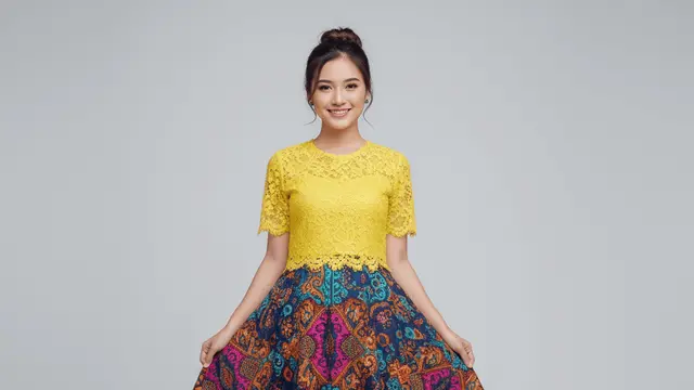 Model Kebaya Brokat dengan Rok Payung by Gemini