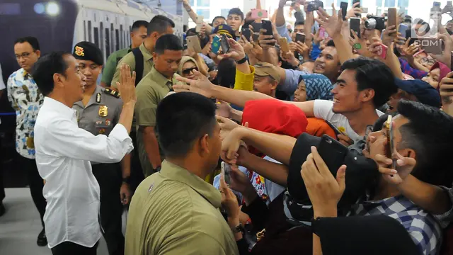 Jokowi Ajak Menteri Kabinet Kerja Jajal MRT