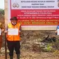 Penyidik Reskrimsus Polda Riau saat menyegel lahan PT Berlian Mitra Inti yang terbakar pada awal tahun 2020. (Liputan6.com/M Syukur)