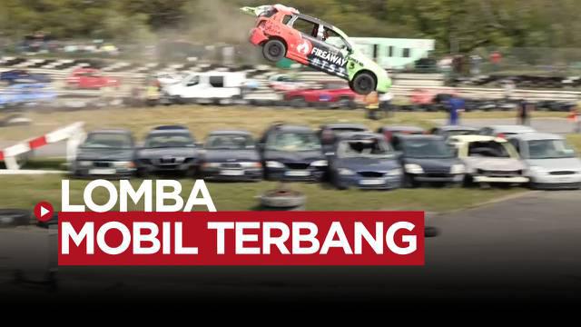 Berita video kompetisi car daredevils di Sussex Barat, Inggris