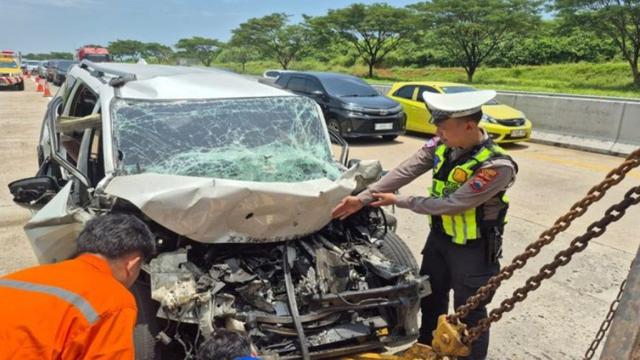 Mudik Lebaran: Kecelakaan Maut Terjadi di Tol Batang-Semarang, 2 Orang Tewas