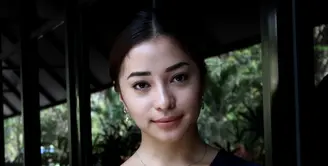 Jika sebagian perempuan memilih teman sebagai tempat curhat, lain halnya dengan Nikita Willy. (Wimbarsana Kewas/Bintang.com)