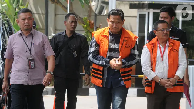 Tiba di KPK, Bowo Sidik dan Supendi Berjalan Beriringan