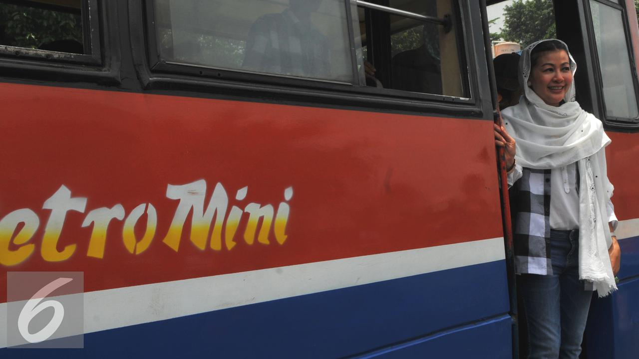 20160318-Balon-Gubernur-DKI-Jakarta-Hasnaeni-Moein-FRS