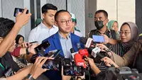 Sekretaris Jenderal Partai Amanat Nasional (PAN) Eddy Soeparno saat menghadiri MIlad ke-25 PBB di ICE BSD, Tangerang, Minggu (30/7/2023). (Liputan6.com/Pramita Tristiawati)